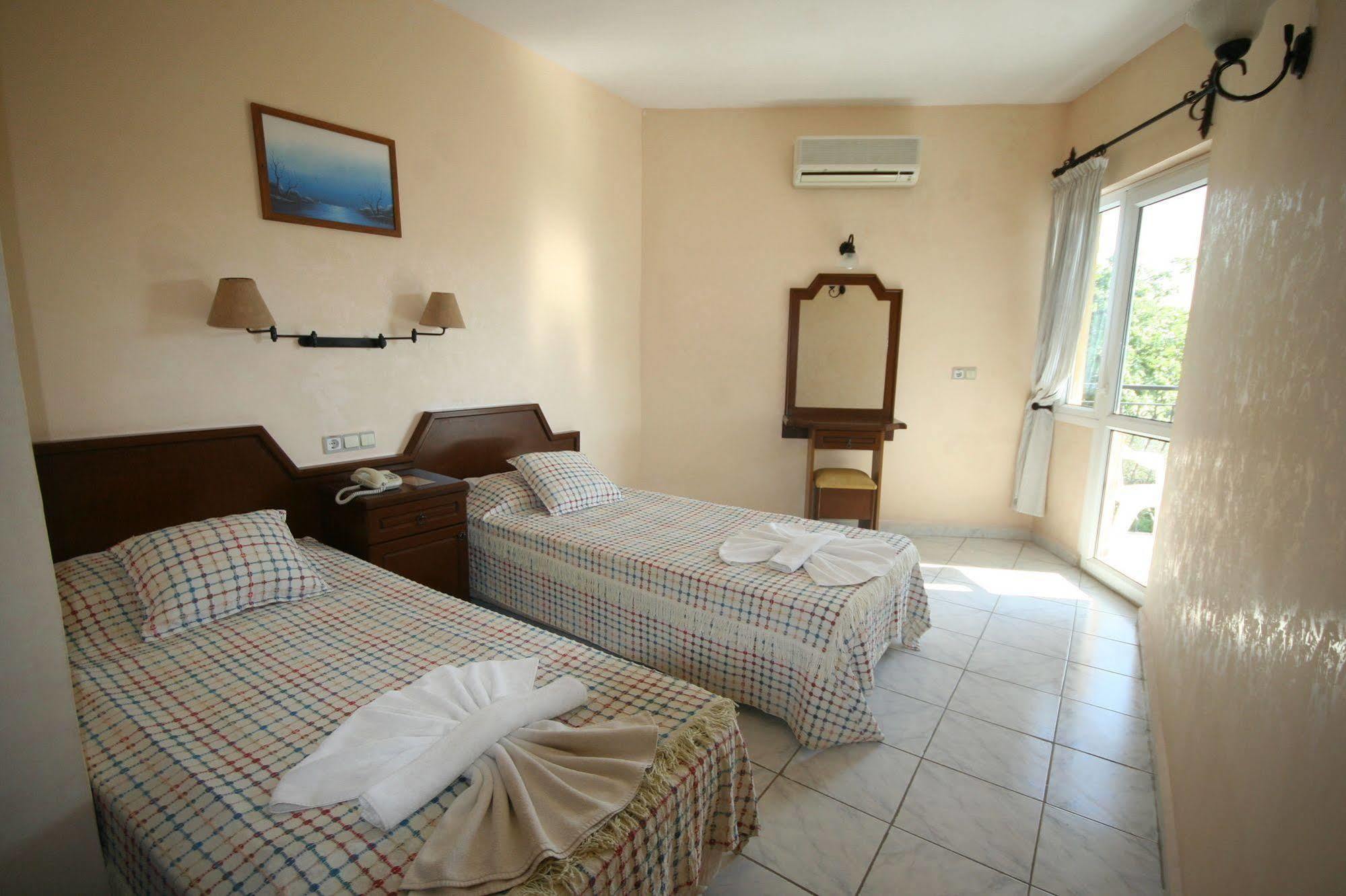 Cypriot Hotel Олудениз Екстериор снимка