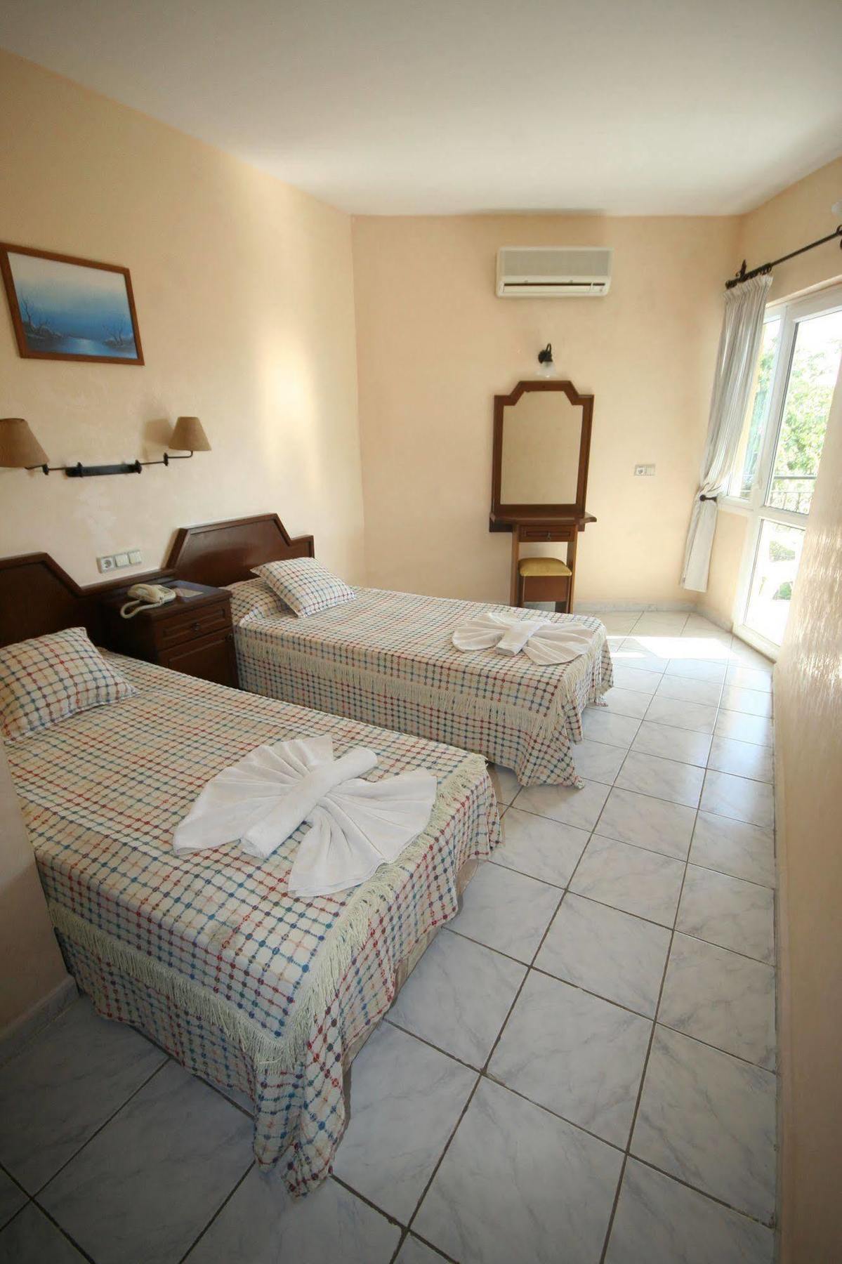 Cypriot Hotel Олудениз Екстериор снимка